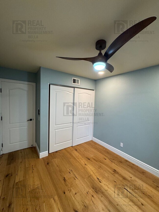 Building Photo - Spacious & Stylish Living in the Heart of Lake Elsinore