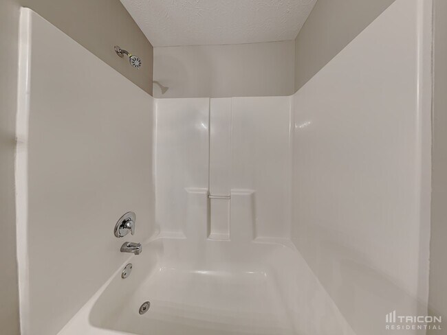 Building Photo - 7516 Pipestone Dr