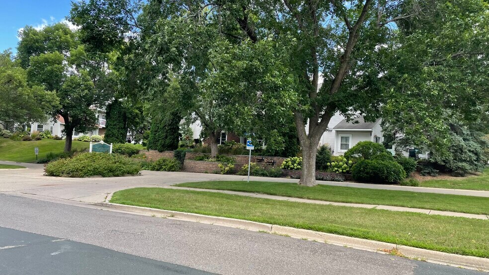 Building Photo - 5330 Highpointe Dr