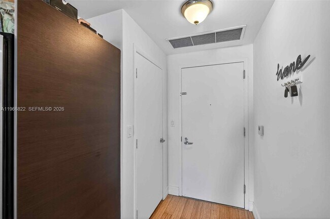 Building Photo - 1900 N Bayshore Dr