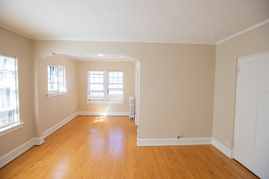 1720#7- 1 Bedroom - 1720 E Newton Ave