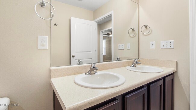 Building Photo - 7115 Shimano Way