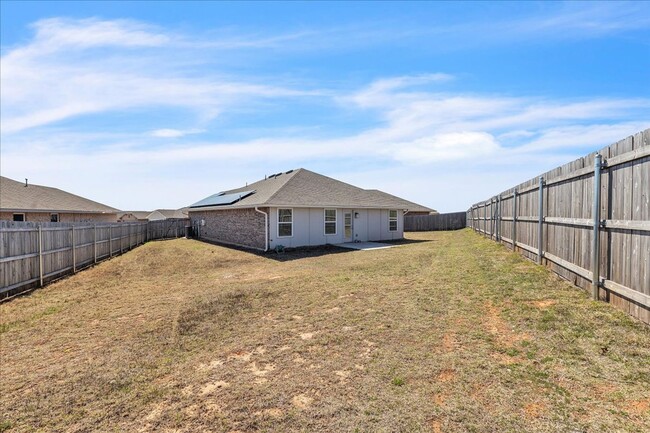 Building Photo - Great home in Mustang Schools