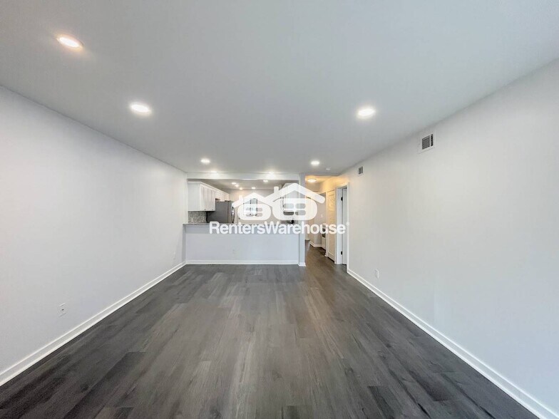 Building Photo - 2325 Sea Shell Rd