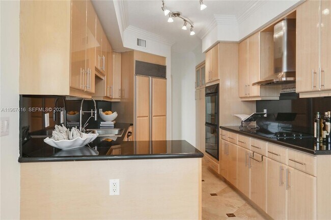 Building Photo - 6051 N Ocean Dr