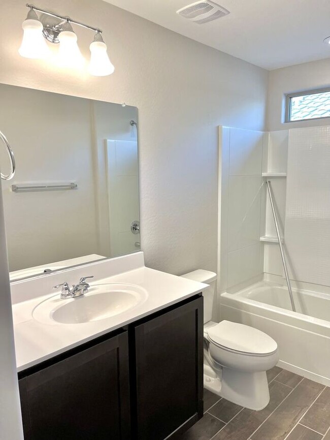 Building Photo - MOVE IN SPECIALS!! 2 Master Suites Open Ceiling Modern Home for RENT!