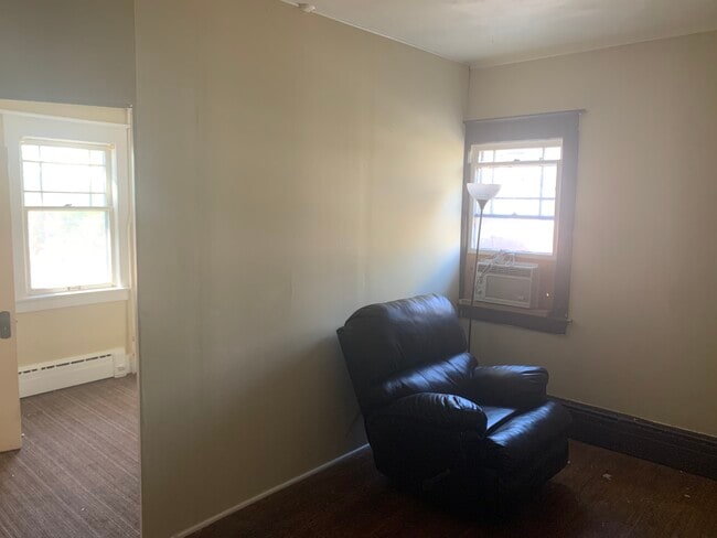 Building Photo - 205 N Busey Ave