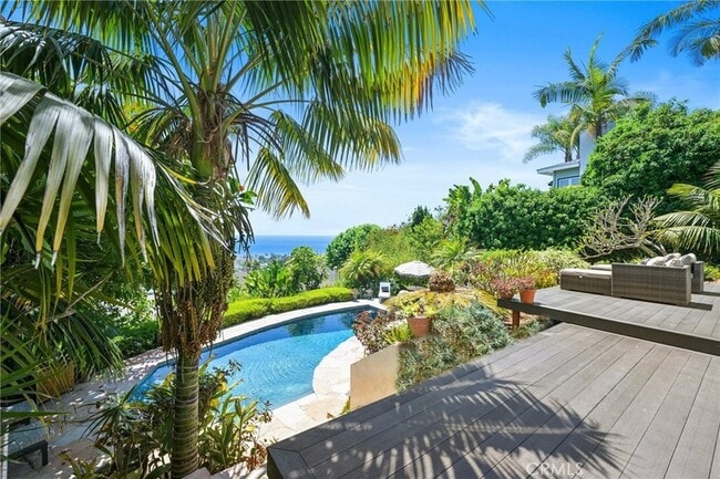 Building Photo - 875 Coast View Dr