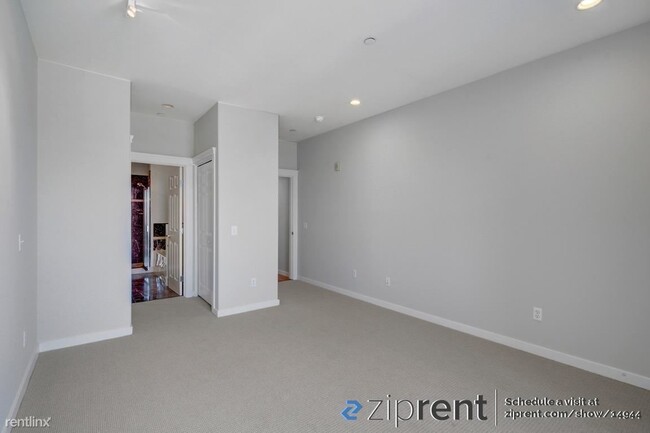 Building Photo - 2 br, 2 bath Condo - 199 Tiffany Avenue, S...