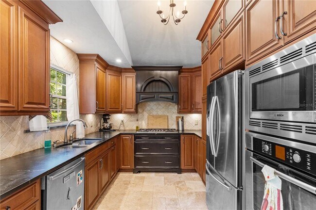 Building Photo - 5104 SW 94th St