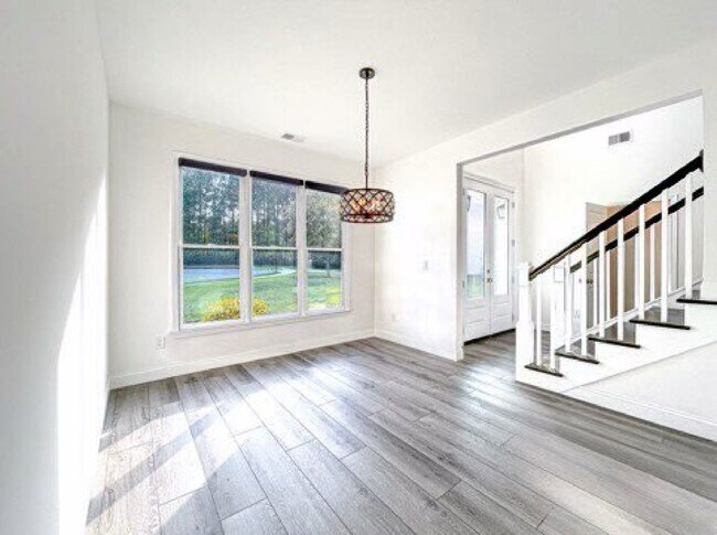 Building Photo - Newer Construction Farmhouse Style Home!