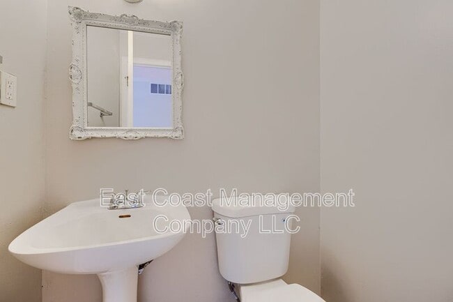 Building Photo - 28 Ebbing Ct