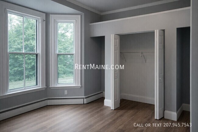 Building Photo - 15 Lloyd Ln