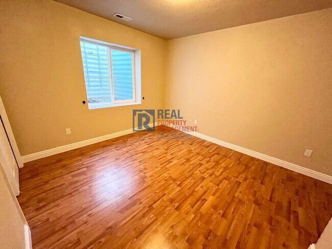 Building Photo - 10276 Deer Meadow Cir