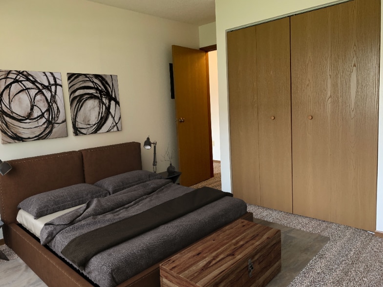 Building Photo - 1415 14th Ave E