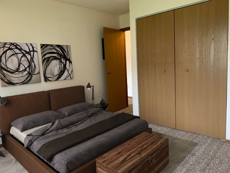 Building Photo - 1515 14th Ave E