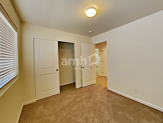 Building Photo - 1986 NW 22nd St