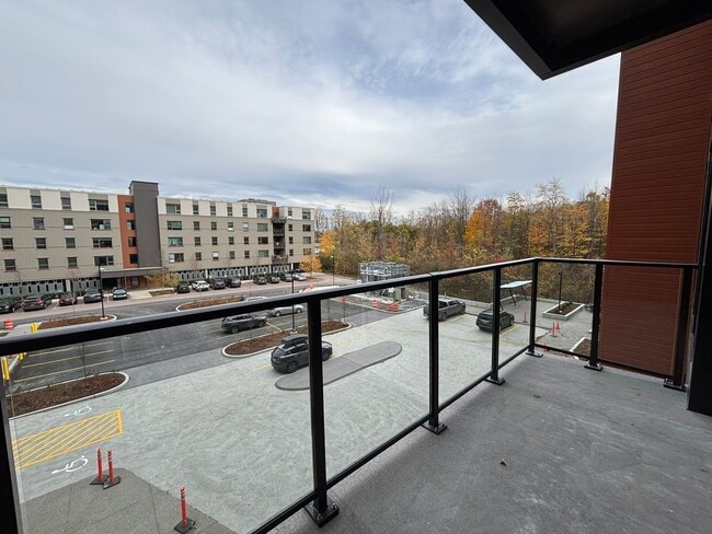 Building Photo - Modern, Light-Filled 2 Bed at One25 – Unit...