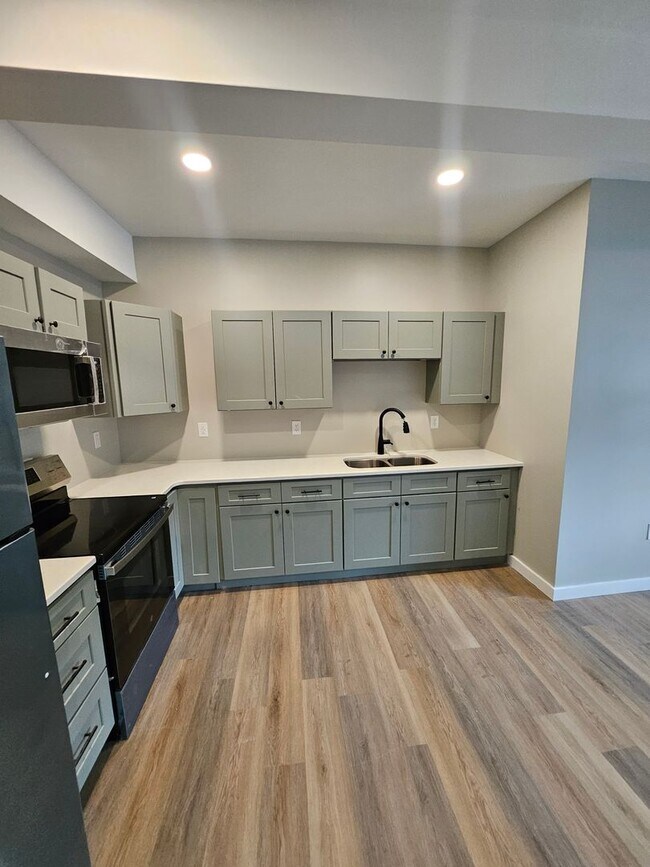 Building Photo - Brand new 1 bed apartment