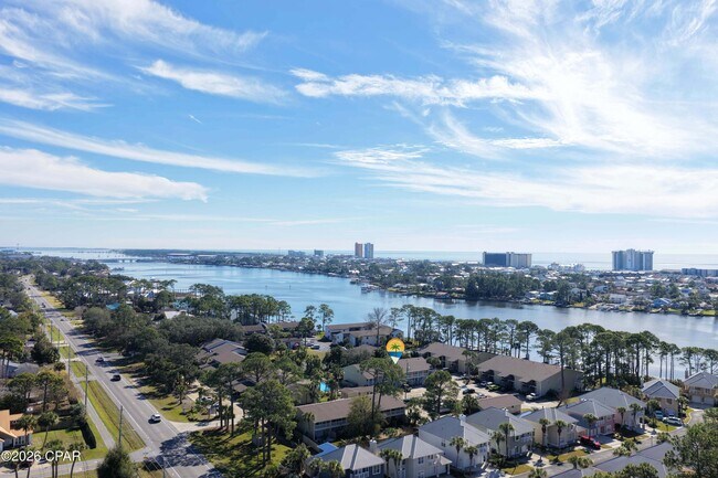 Building Photo - 6903 N Lagoon Dr