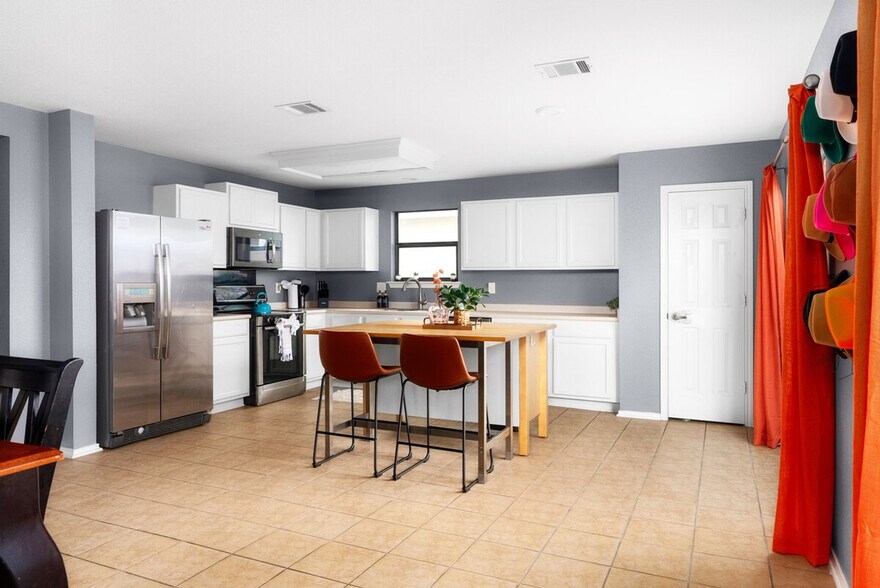 Building Photo - 7408 Derby Downs Dr