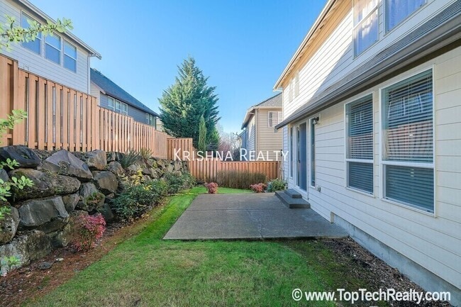 Building Photo - 12750 NW Alsace Ln