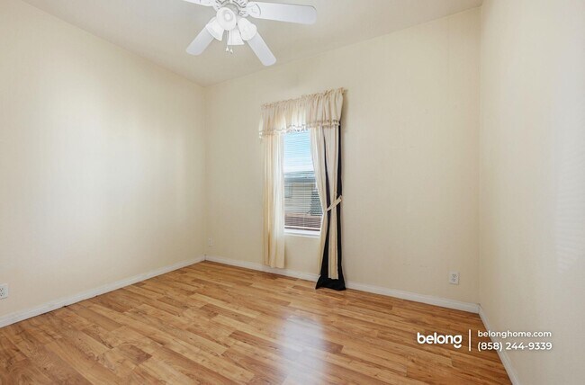 Building Photo - 2700 E Valley Pkwy