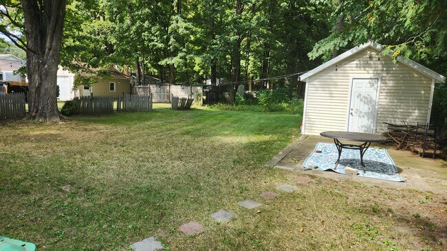 Building Photo - 176 W North St