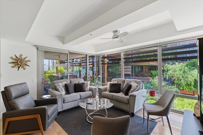 Building Photo - 7137 E Rancho Vista Dr