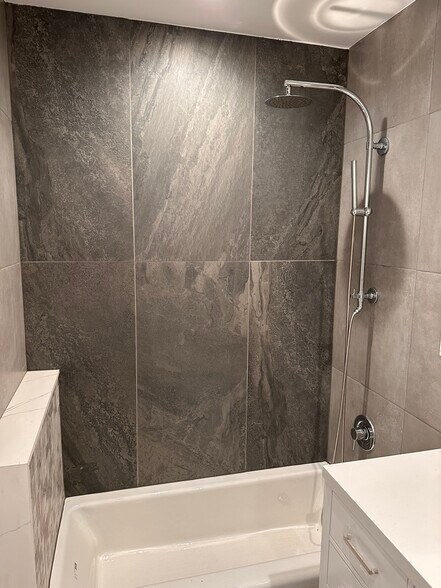 Shower - 645 San Jose Ave