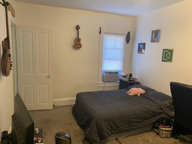 Building Photo - 319 N Charlotte St