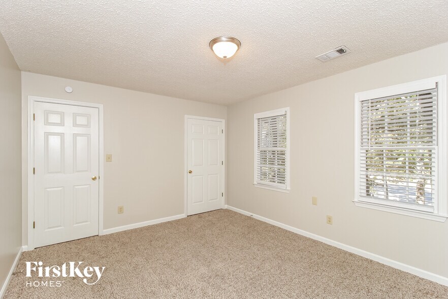 Building Photo - 227 Vienna Way