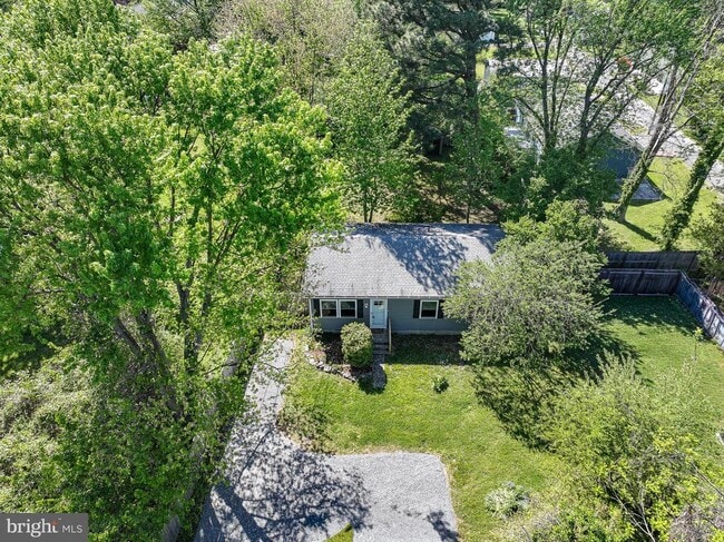 Building Photo - 101 Brooks Ln