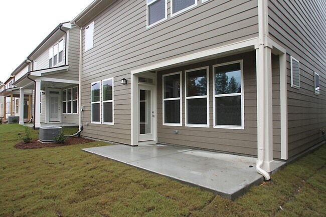 Building Photo - Low Maintenance Detached Home in Central Triangle Location!