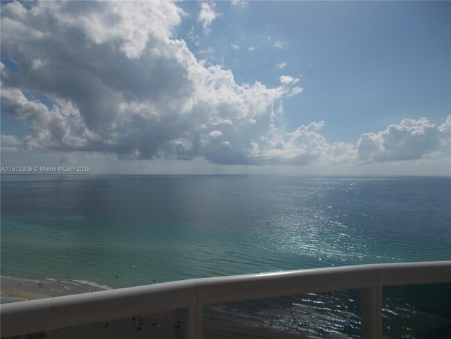 Building Photo - 17201 Collins Ave