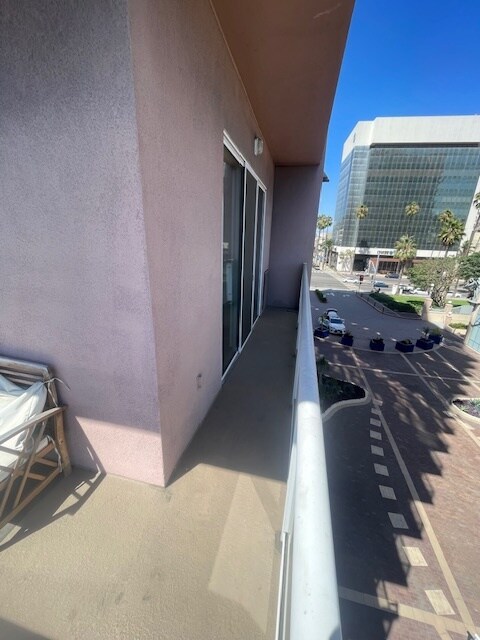 Building Photo - 388 E Ocean Blvd