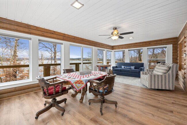 Primary Photo - 19412 Pinecrest Ln