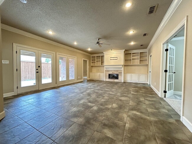 Building Photo - 4101 101st St