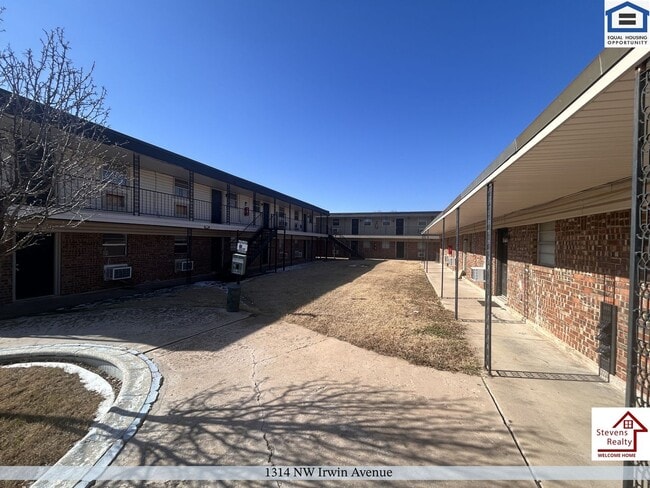 Building Photo - 1314 NW Irwin Ave