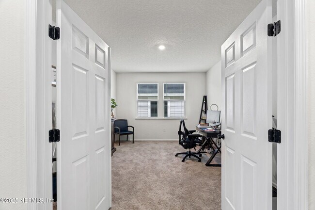 Building Photo - 12897 Logans Walk Ln