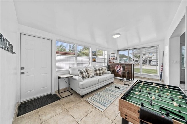 Building Photo - 215 Jefferson Ave