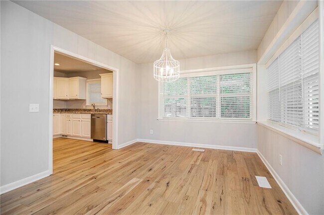 Building Photo - 41 Gore Ln
