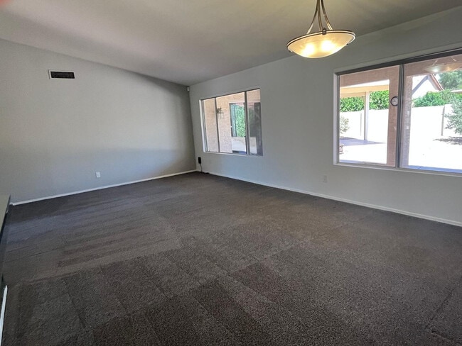 Building Photo - 10302 E Coopers Hawk Dr
