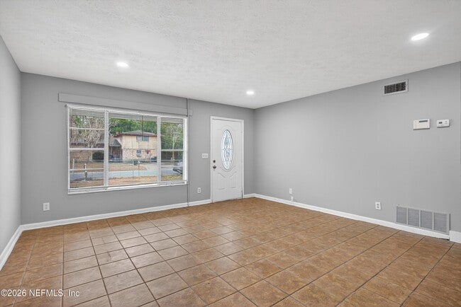 Building Photo - 7815 Jaguar Dr