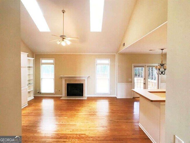 Building Photo - 377 Fairbrook Cir