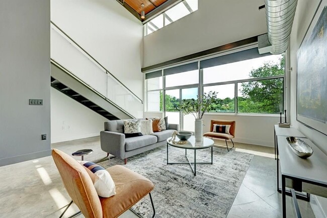 Building Photo - 2205 N Lamar Blvd