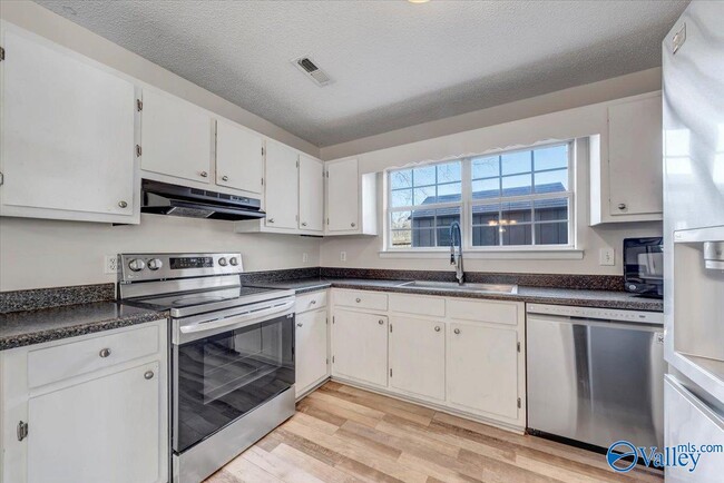 Building Photo - 316 Buffalo Creek Dr