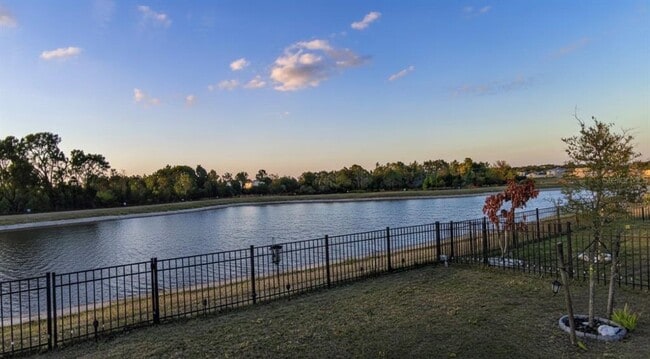 Building Photo - 2731 House Finch Rd