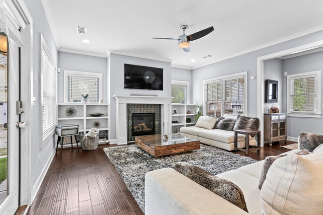 Building Photo - 2681 Oak Leaf Pl