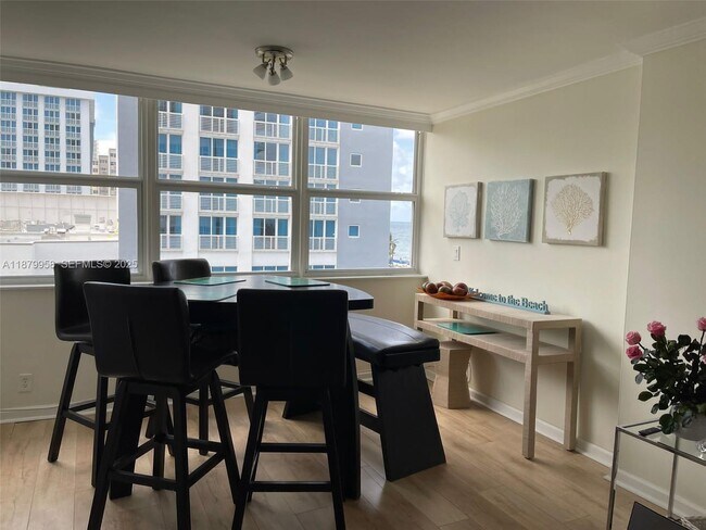 Building Photo - 209 N Fort Lauderdale Beach Blvd